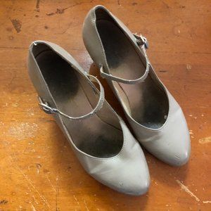 👡Nude Theater Heels